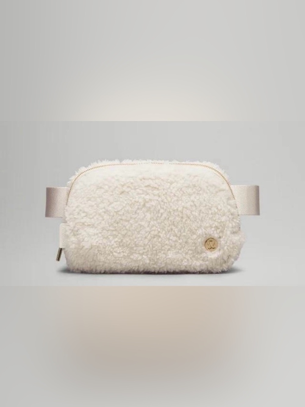 Lululemon Everywhere Belt Bag in Ivory Fleece